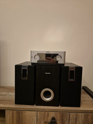 Phillips stereo system like new, CD-radio with sub woofer