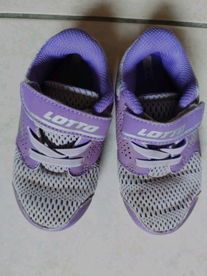 Lotto athletic shoes used for girls, size 24, purple
