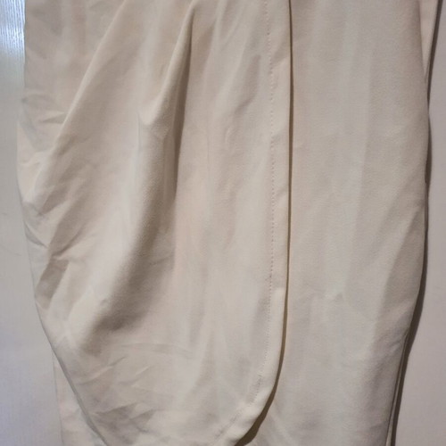 White dress like new with short sleeves and front pleat