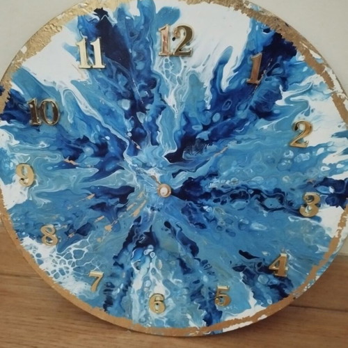 Wooden decorative clock handmade, like new, hand-painted