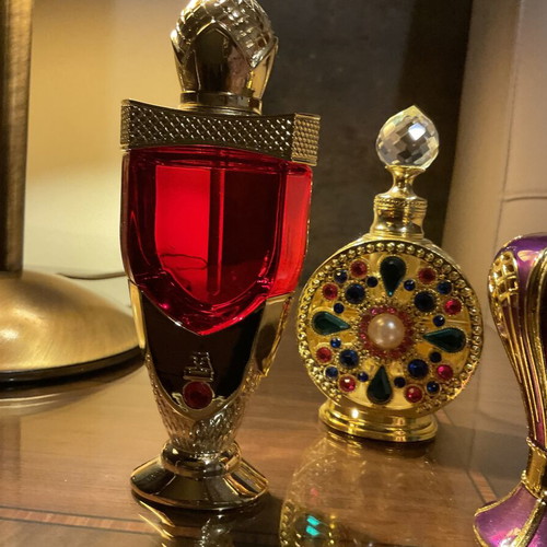 Collectible decorative perfume and essential oil bottles set of 3