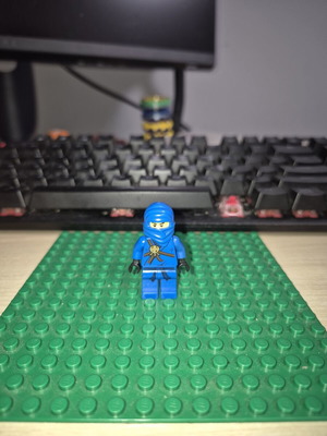 Lego Ninjago Jay Golden Weapons минифигурка употребявана