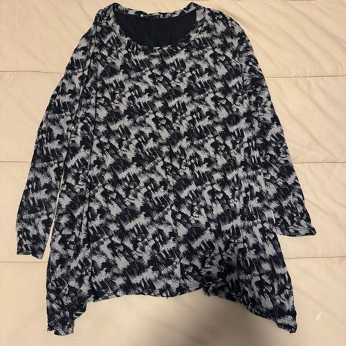 Blouse like new, size L