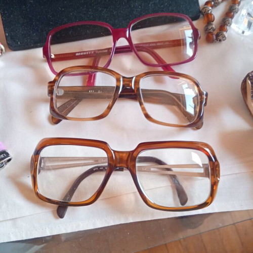 Reading glasses vintage, pack of 3, like new, thick lenses, 70s style