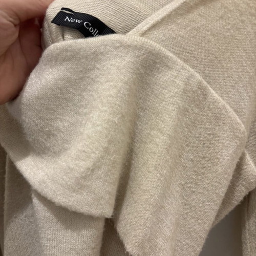 Off-shoulder top new, one size, beige