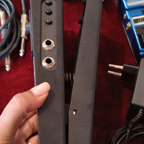 Behringer Hellbabe HB01 and DOD DFX91 guitar pedals used set