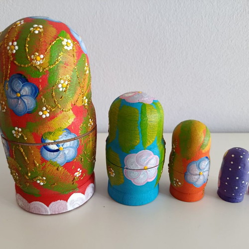 Matryoshka Babushka wooden hand-painted 5 in 1 like new