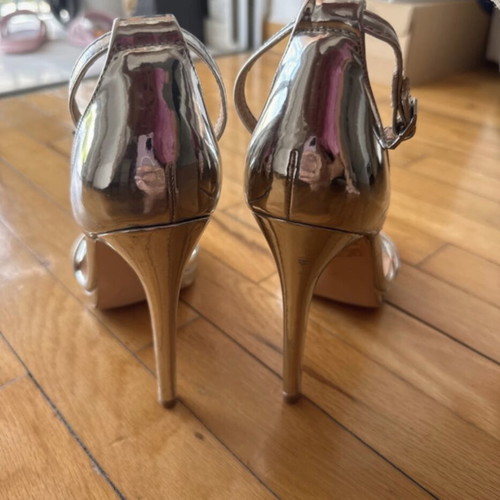La Bottine Souriante silver sandals size 37 like new
