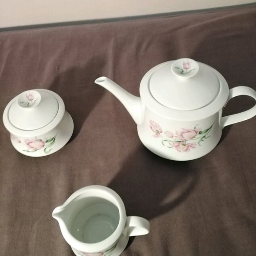 Alfoldi porcelain tea set from Hungary, romantic design