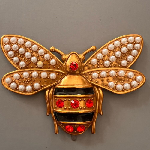 Metal bee for crafts multicolored new