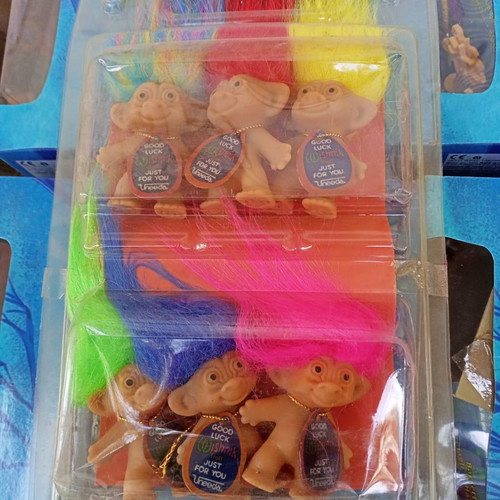 Uneeda 90s Trolls new, small size