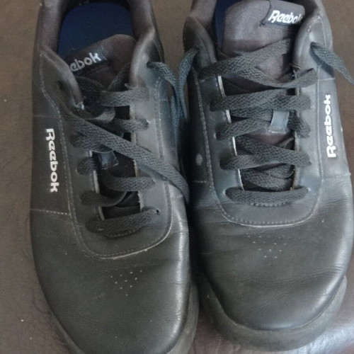 Reebok athletic shoes like new, size 40, black