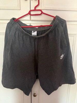 Nike shorts used, size Large, gray