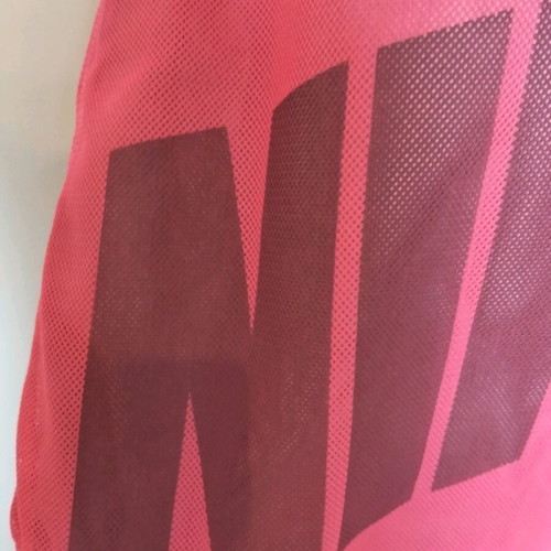 Nike gym bag like new, medium, fuchsia, shoulder type