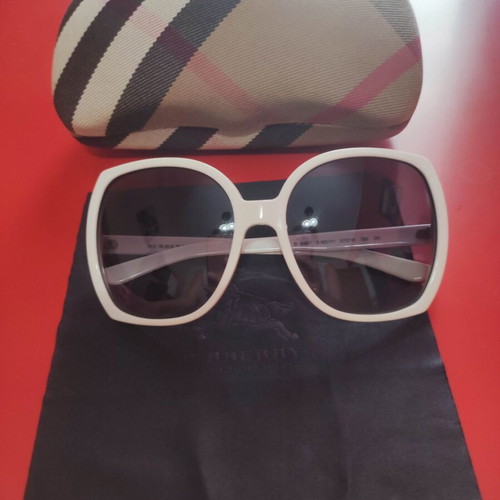 Burberry sunglasses B 4067 white like new with case