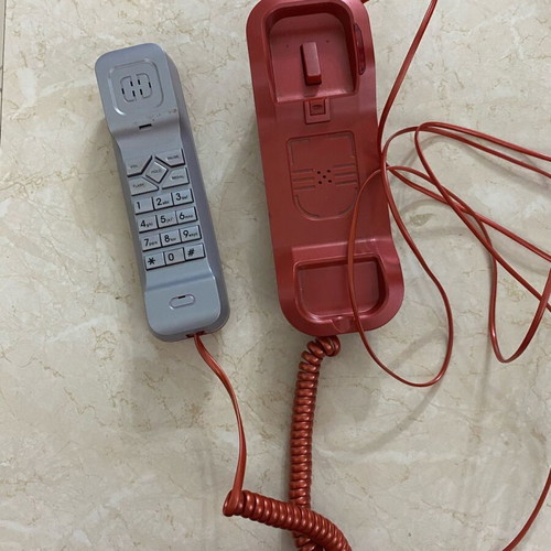 IQ Wired Gondola Phone Red like new, model DT-77CID