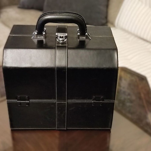 Bobbi Brown Cosmetic Case used, genuine leather, black