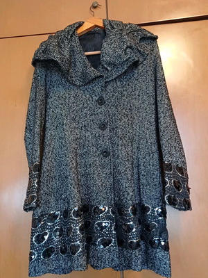 Italian wool coat like new with sequins, size L
