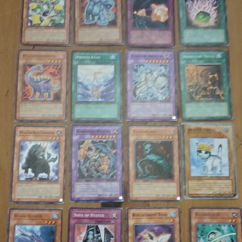 Συλλογή κάρτες Yu-Gi-Oh! μεταχειρισμένες, 241 τεμάχια