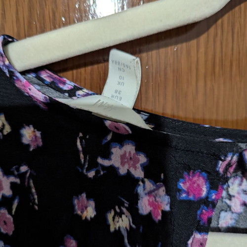 H&M midi dress like new with floral print and puff sleeves size M