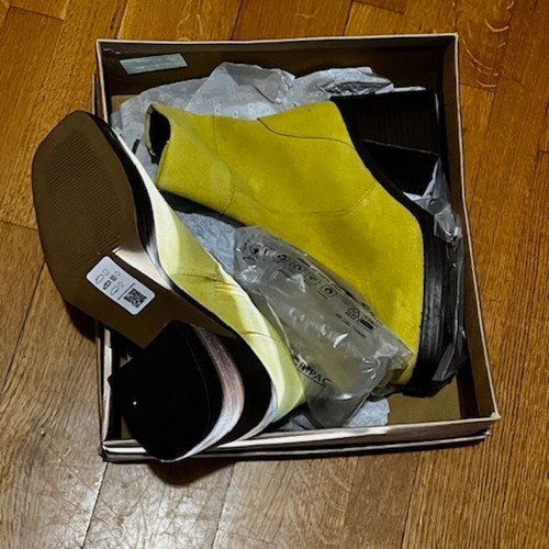 ASOS leather suede ankle boots new, size 39, yellow with chunky heel
