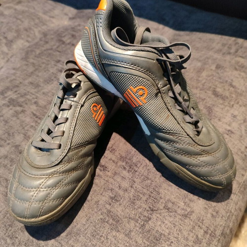 Admiral football shoes used, size 34