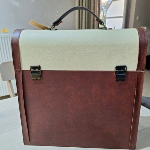Leather wine case, brown and white