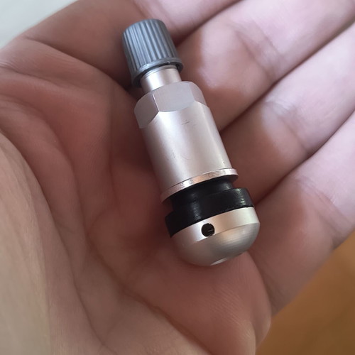 Metal Valve Set for TPMS Tire Pressure Sensors, New, 4 Pieces