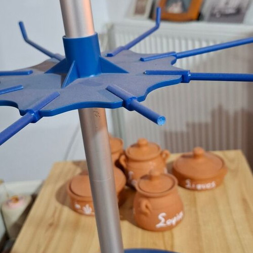 Display stand like new for hanging products