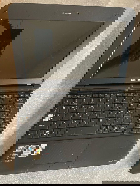 TOSHIBA NB200 Notebook