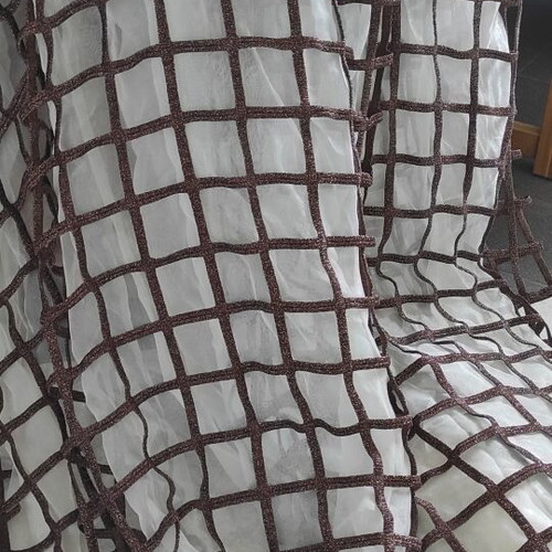 Custom curtain 290 × 270 cm with chocolate mesh and cream inner layer