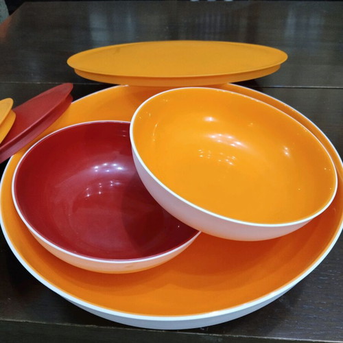Tupperware bowls new, 3.5 liters and 2x 740 ml