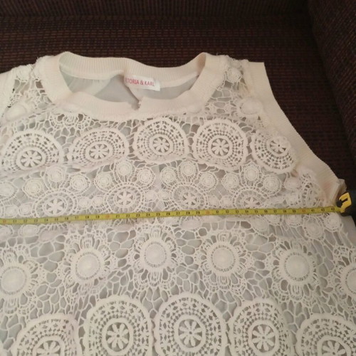 Sleeveless T-shirt with lace, like new, size L 40 12, white
