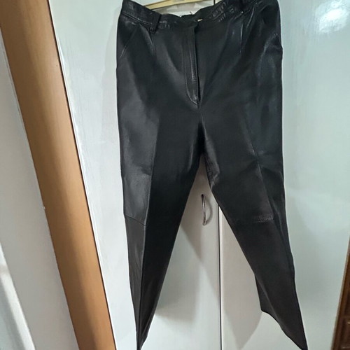 Leather pants like new, size large, black