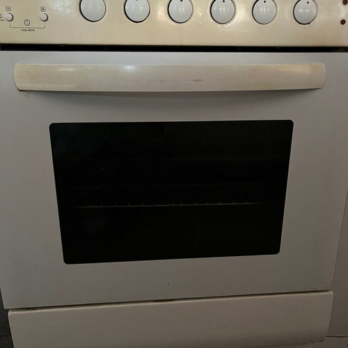 Davoline kitchen used, functional with oven and burners