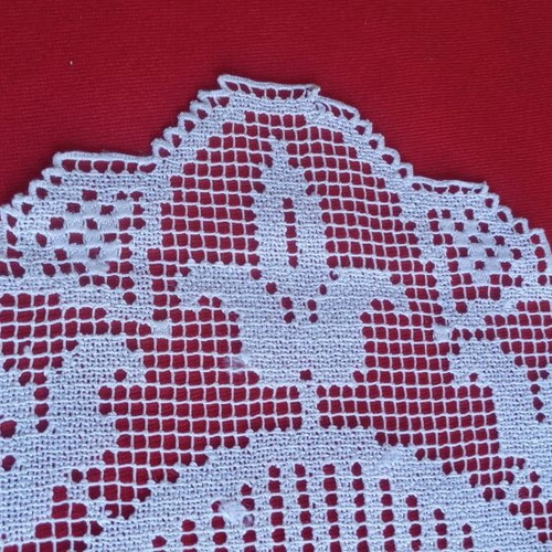 Oval filet lace doily handmade vintage 1950s from Tinos