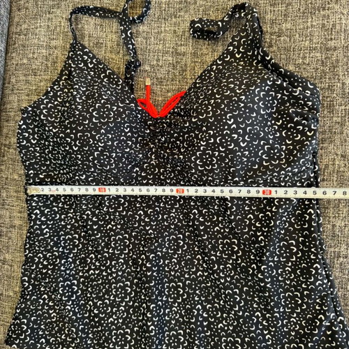 Gina Benotti one-piece swimsuit like new, size M, black and white