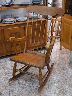 Vintage Windsor Rocking Chair made of solid wood, 1970s, like new