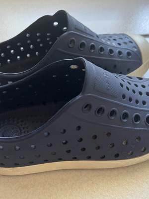 Native kids shoes size 28.5 like new, dark blue, unisex