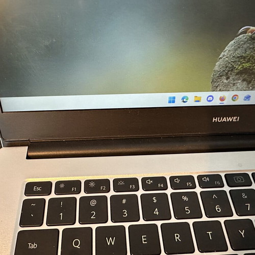 Huawei Matebook D14 laptop like new, AMD Ryzen, 8GB RAM, 500GB SSD