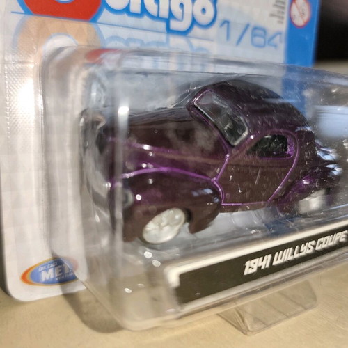 Bburago 1941 Willys Coupé new, rare Hot Rod in purple metallic color