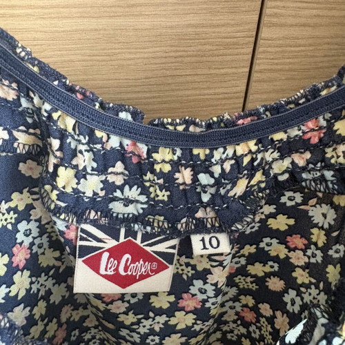 Lee Cooper blouse like new, medium size, colorful