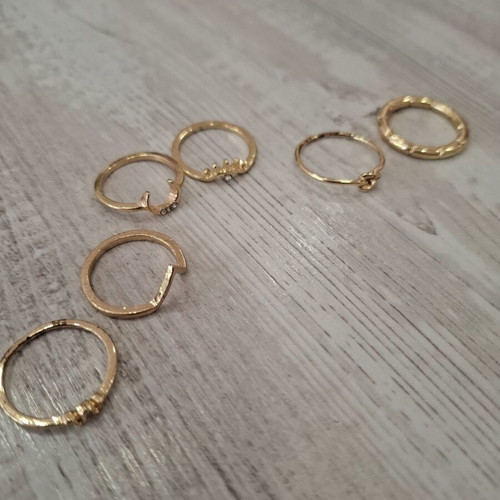 Minimal gold rings set of 6 used with designs