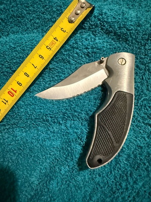 Folding pocket knife like new