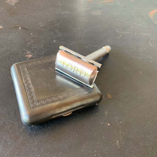 Gillette Tukawey vintage metal case and Lord safety razor