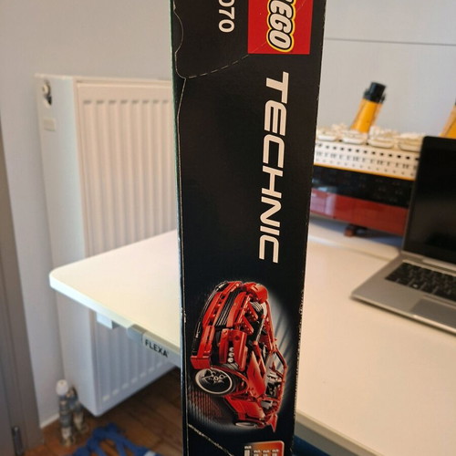 Lego Technic 8070 sealed collectible set 2011 new