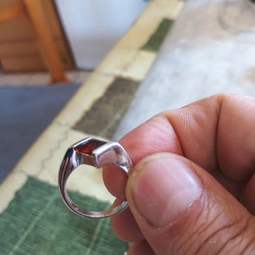 Women's silver ring 925 with red stone 6g size 47/48 like new