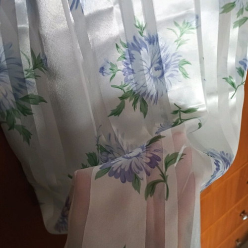 Satin robe like new, white and multicolor