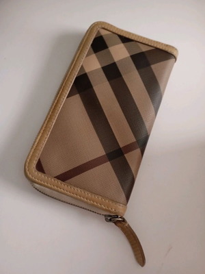 Burberry πορτοφόλι γυναικείο
