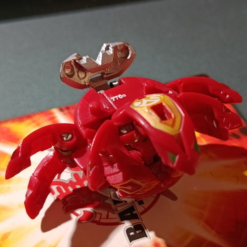 Bakugan Phosphos Red Pyrus figure